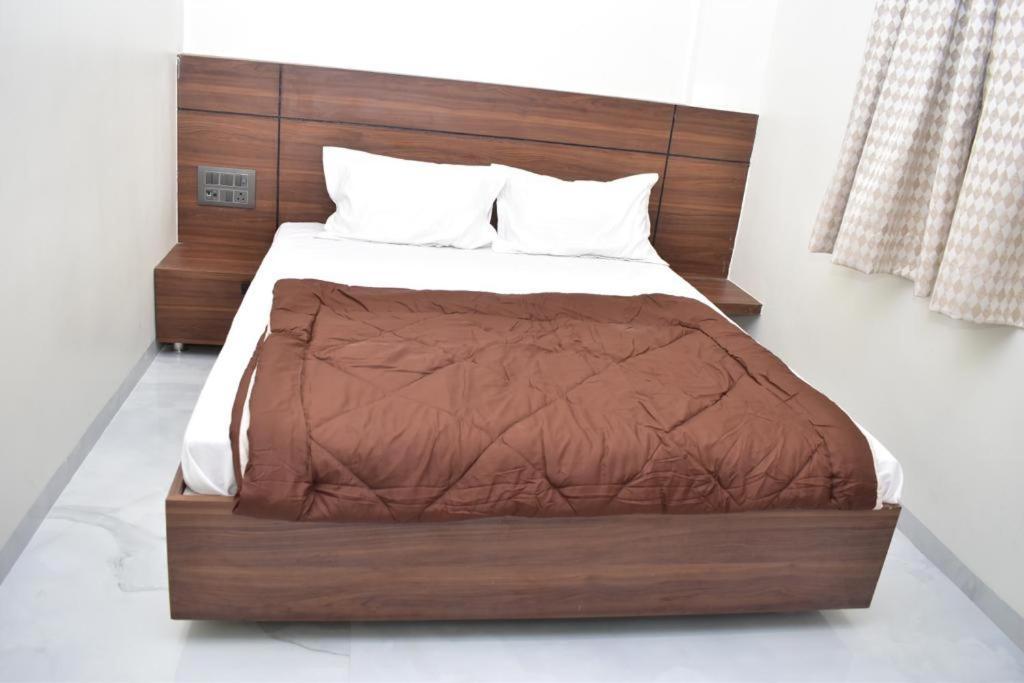 Hotel Sai Sandesh Shirdi Luaran gambar