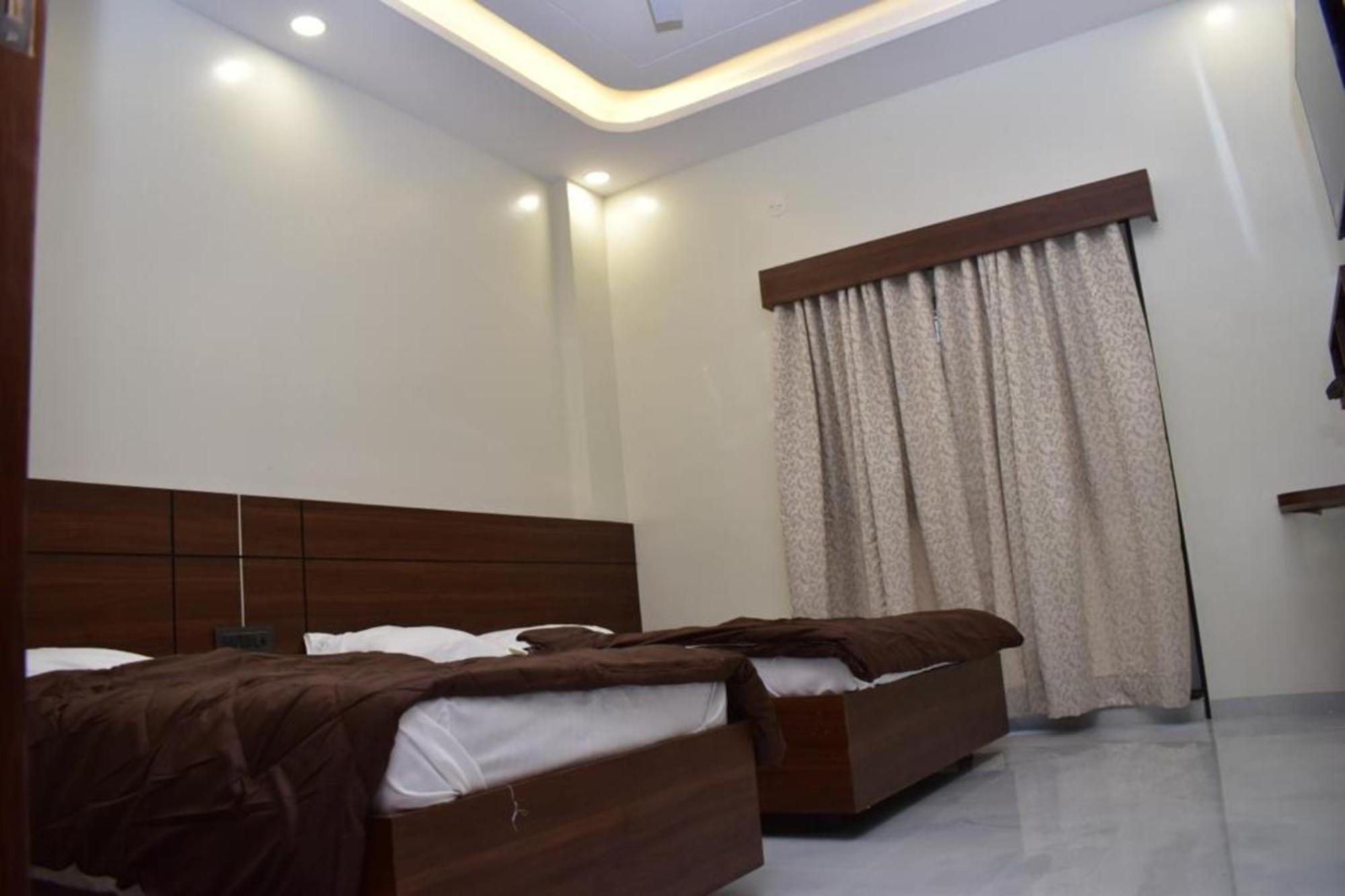 Hotel Sai Sandesh Shirdi Luaran gambar